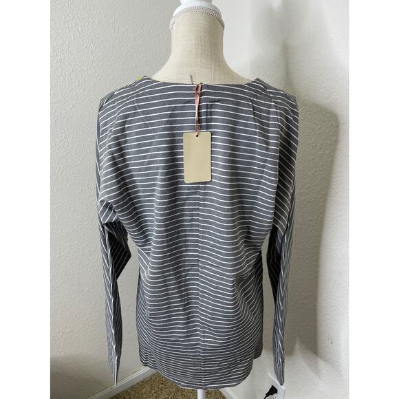 Vici Dolls Entro Blue and White Striped Shirt Womens Casual size Small - Picture 5 of 5